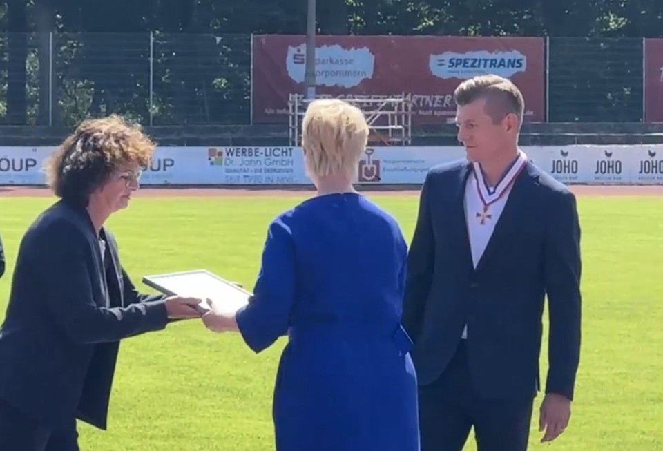 采用实现孩, 信这一切会, 斯球场外公 采用实现孩, 信这一切会, 斯球场外公