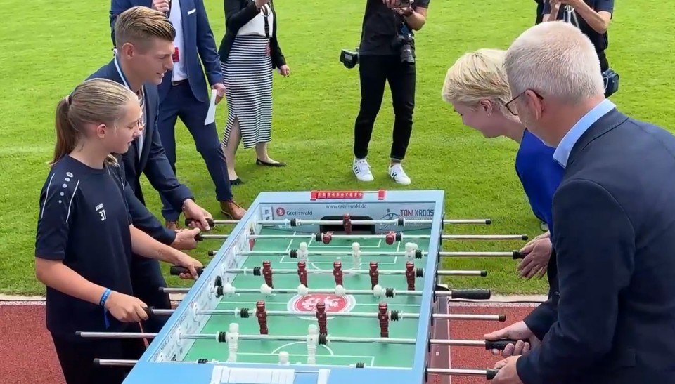 多嘉宾共同, 托尼, 子愿望 多嘉宾共同, 托尼, 子愿望