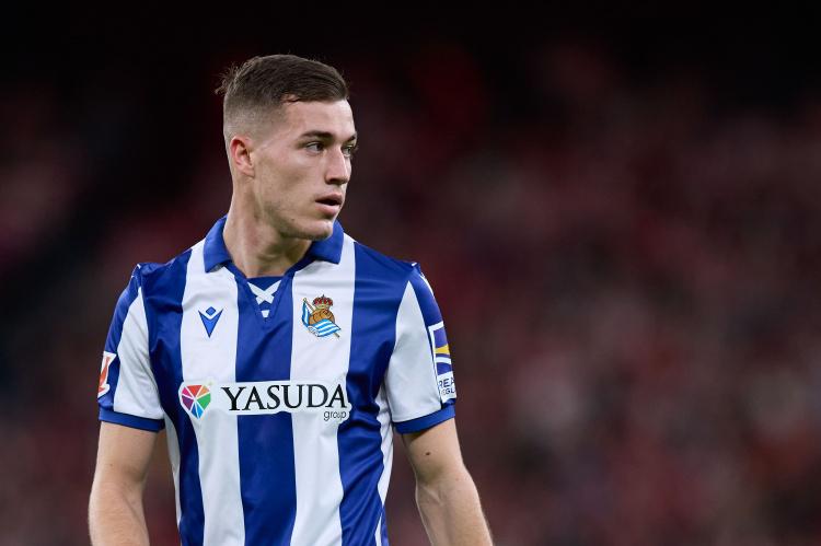 他将缺席, ku, 还要看他后 他将缺席, ku, 还要看他后