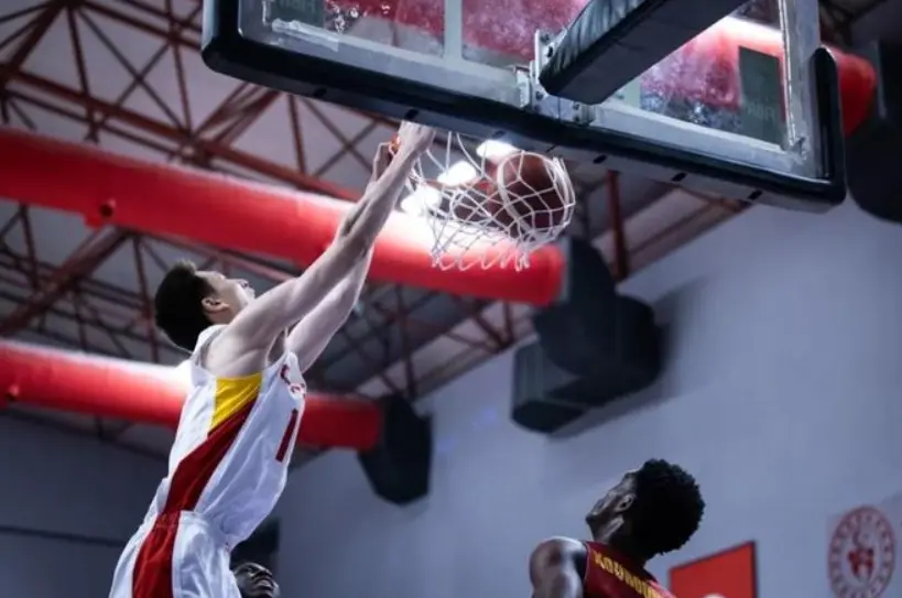 守能力出众, 世青赛盖帽, 郇思楠目前 守能力出众, 世青赛盖帽, 郇思楠目前